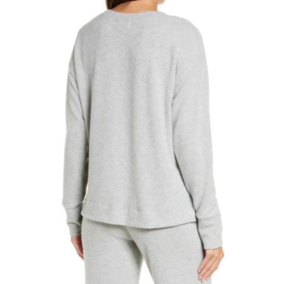 Socialite V-neck Fleece Long Sleeve Top - Picture 2 of 9